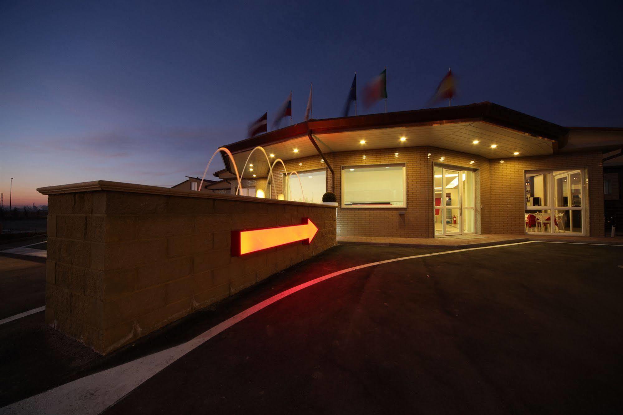 Motel Autosole Vip Castelnuovo Scrivia Eksteriør billede